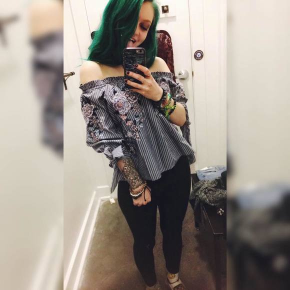 Meet your Posher, Ivy - Picture 1 of 1